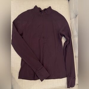Lululemon Toasty Tech 1/2 Zip pullover in Black Cherry Womens 10
